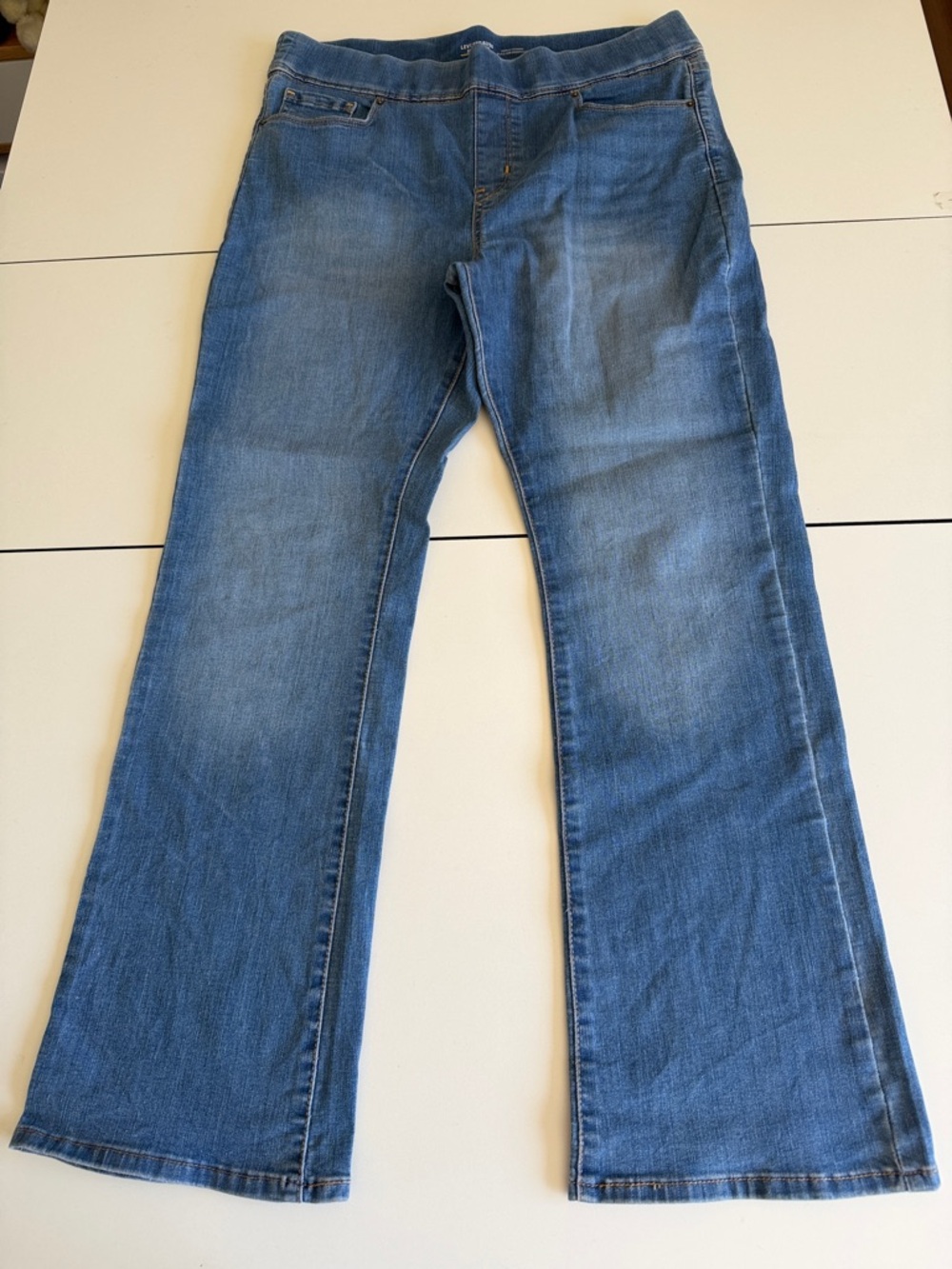 Levi's Women's Pull On Medium Wash Boot Cut Jeans 32 30